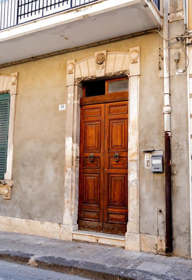 Azzurra Apartman Solarino Kültér fotó